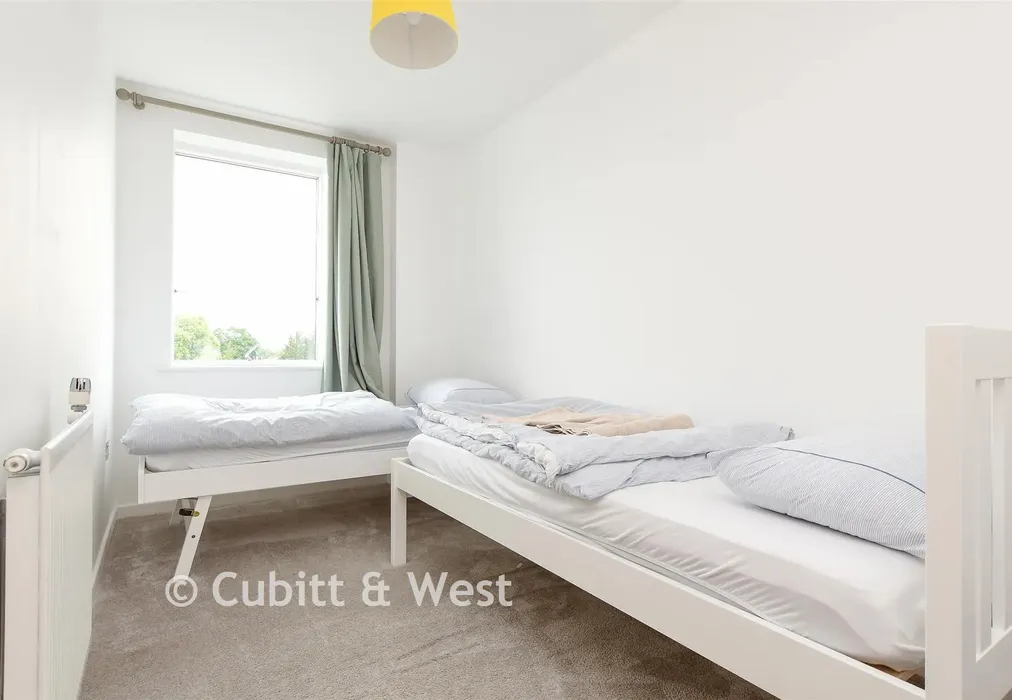 Bedroom 2 - Russells Crescent, Horley, Surrey - Wards of Kent