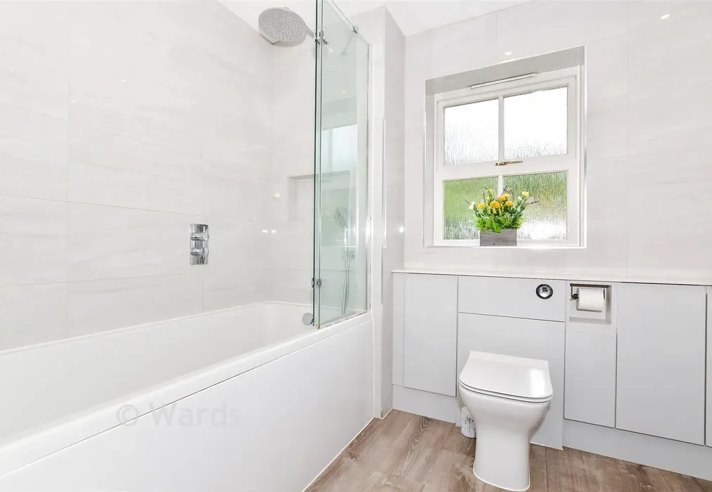 Bathroom - Anson Avenue, West Malling, Kent - Wards of Kent