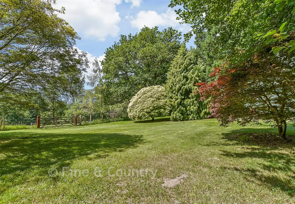 Rear Garden - Smithers Lane, Cowden, Kent - Wards of Kent