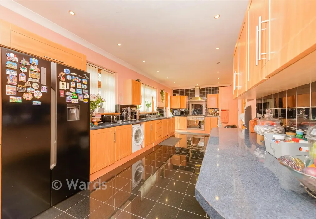 Kitchen - Sun Lane, Gravesend, Kent - Wards of Kent