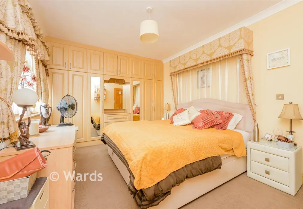 Bedroom 1 - Sun Lane, Gravesend, Kent - Wards of Kent