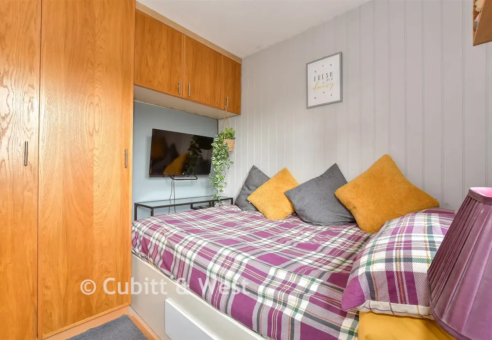 Bedroom 3 - Singleton Road, Broadbridge Heath, West Sussex - Wards of Kent