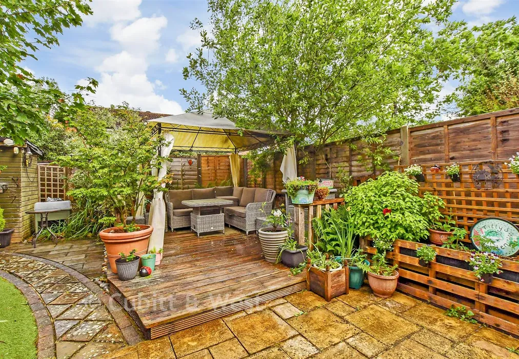 Rear Garden - Singleton Road, Broadbridge Heath, West Sussex - Wards of Kent