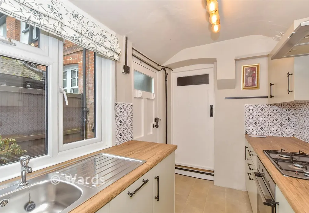 Kitchen - St. Andrew's Road, Littlestone, Kent - Wards of Kent