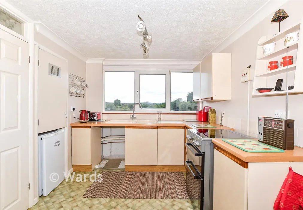 Kitchen - Kingfisher Road, Birds Estate, Larkfield, Kent - Wards of Kent