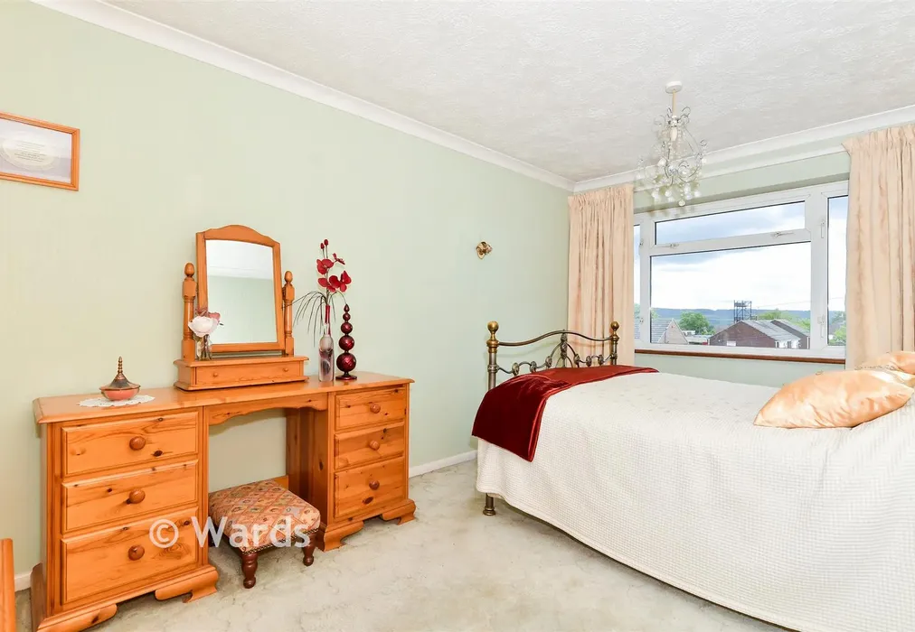 Bedroom 1 - Kingfisher Road, Birds Estate, Larkfield, Kent - Wards of Kent