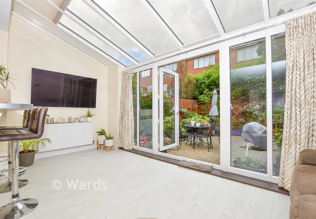 Family Area - Darwin Rise, Gravesend, Kent - Wards of Kent