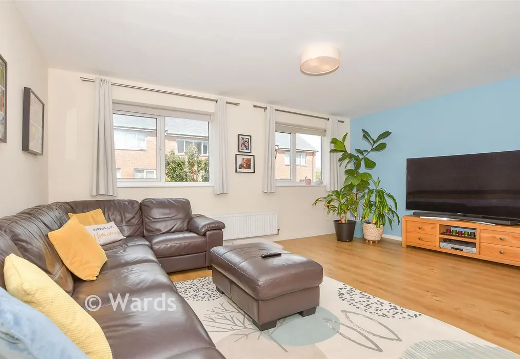 Lounge - Darwin Rise, Gravesend, Kent - Wards of Kent
