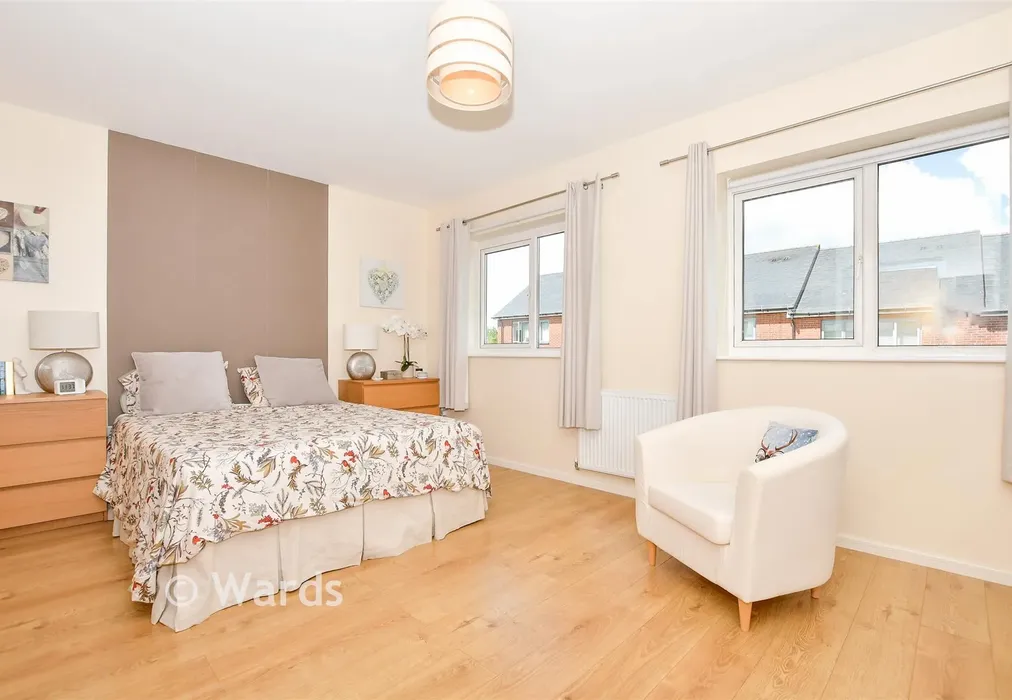 Bedroom 1 - Darwin Rise, Gravesend, Kent - Wards of Kent