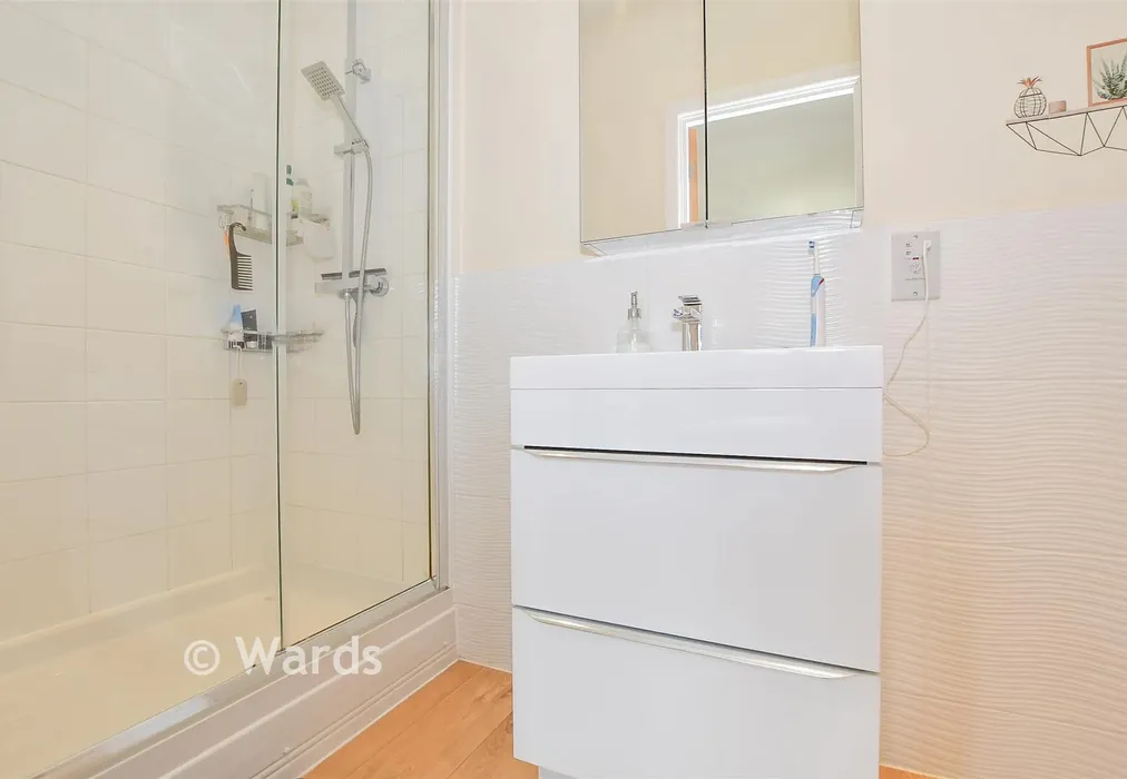En-Suite Shower Room - Darwin Rise, Gravesend, Kent - Wards of Kent