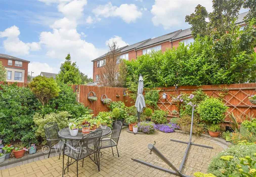 Rear Garden - Darwin Rise, Gravesend, Kent - Wards of Kent