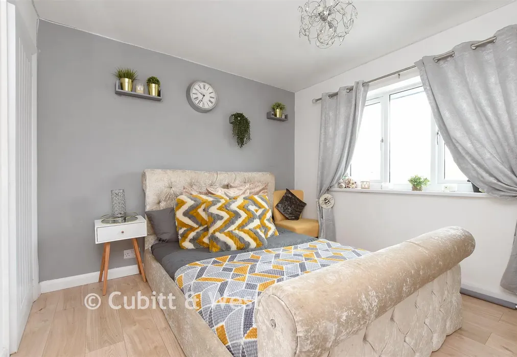 Bedroom 3 - Woodroyd Gardens, Horley, Surrey - Wards of Kent