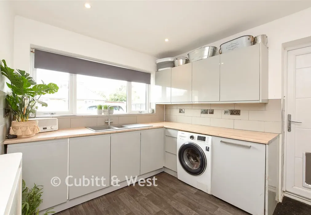 Utility Room - Woodroyd Gardens, Horley, Surrey - Wards of Kent
