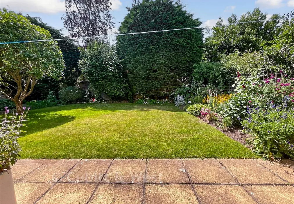 Garden 10** - Christchurch Road, Worthing, West Sussex - Wards of Kent