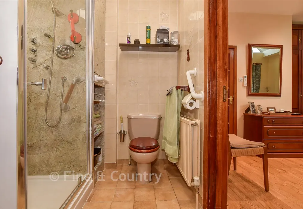 En-Suite Shower Room - Hicks Forstal Road, Hoath, Canterbury, Kent - Wards of Kent