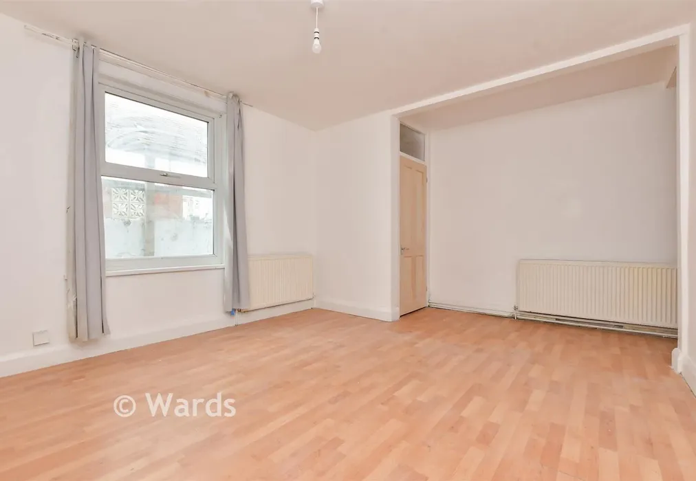 Lounge - Clifton Gardens, Margate, Kent - Wards of Kent