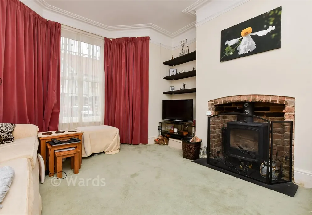 Lounge - Richmond Avenue, Cliftonville, Margate, Kent - Wards of Kent
