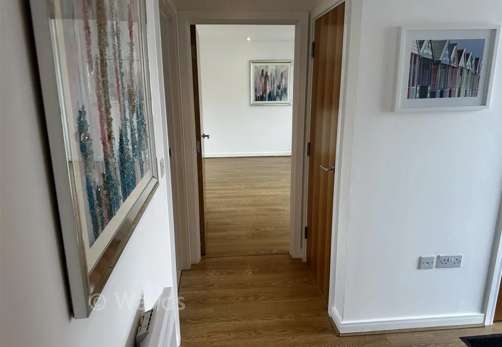 Hallway - Lambe Close, Snodland, Kent - Wards of Kent