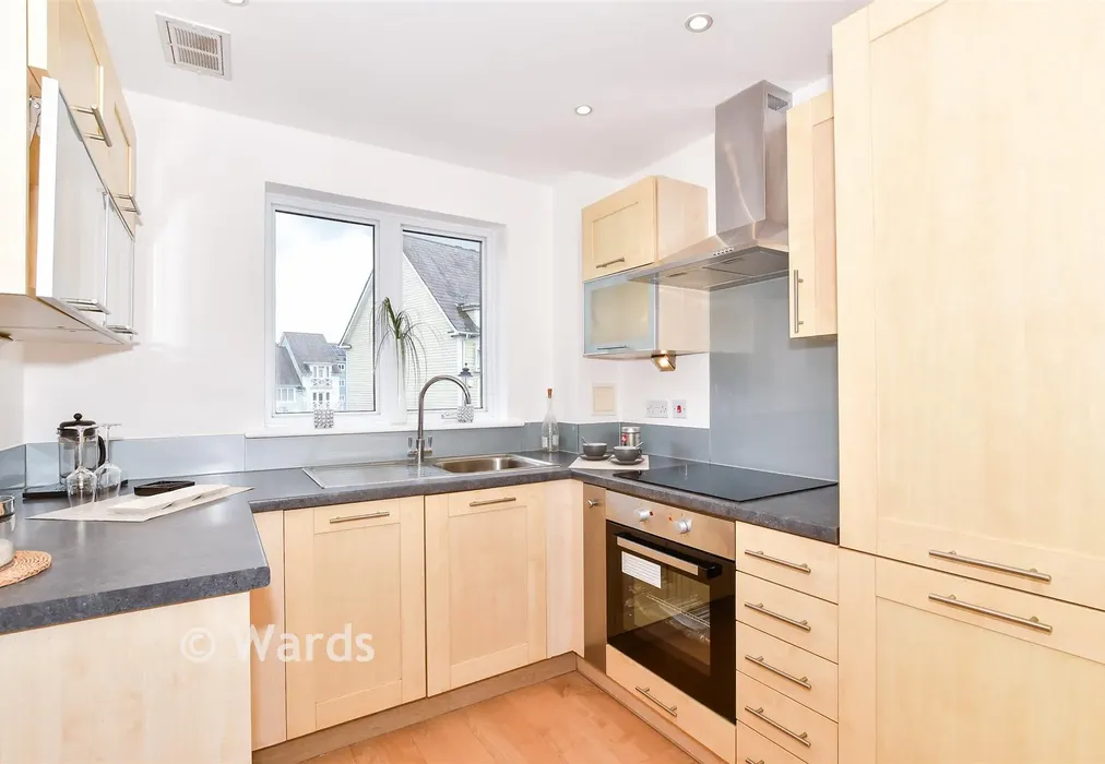 Kitchen - Lambe Close, Snodland, Kent - Wards of Kent