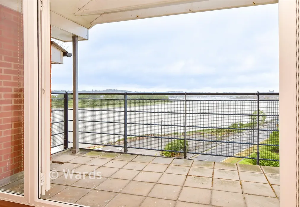 Balcony - Shelley Rise, Rochester, Kent - Wards of Kent