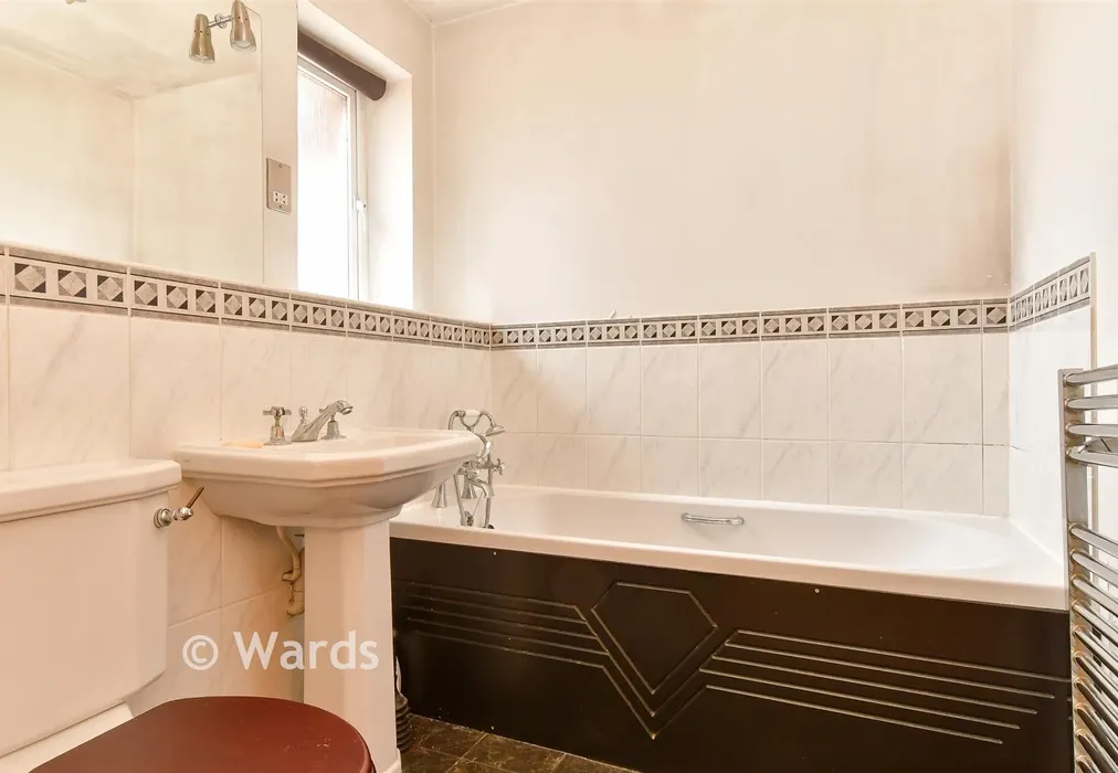 Bathroom - Shelley Rise, Rochester, Kent - Wards of Kent