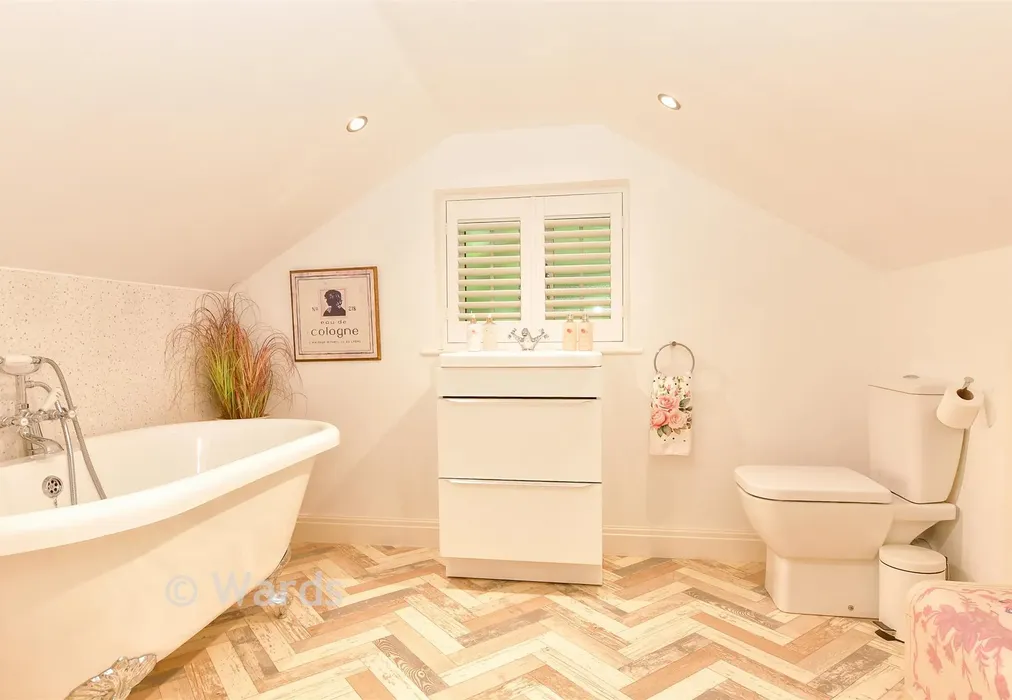 En-Suite Bathroom Bed 5 - Lords Wood Close, Lords Wood, Chatham, Kent - Wards of Kent