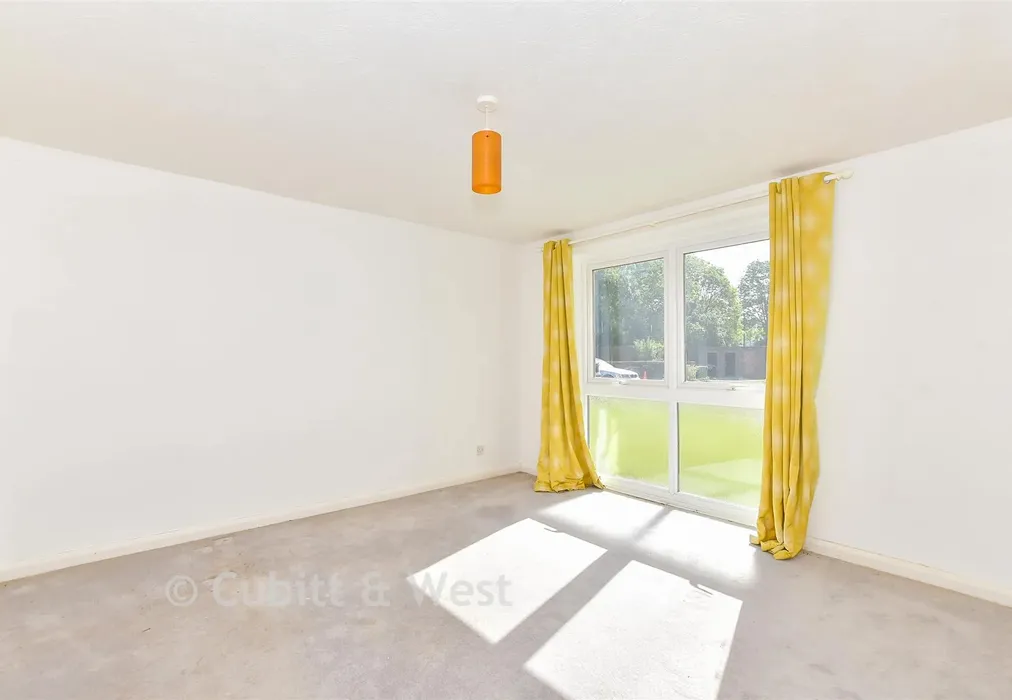 Bedroom 1 - Dial Close, Barnham, West Sussex - Wards of Kent