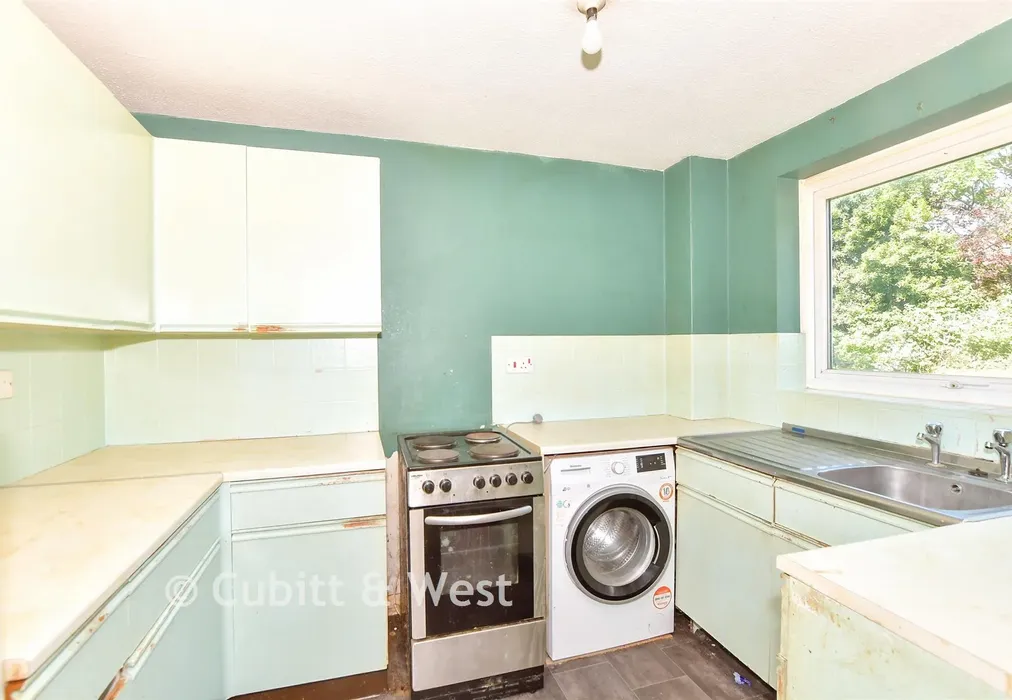 Kitchen - Dial Close, Barnham, West Sussex - Wards of Kent