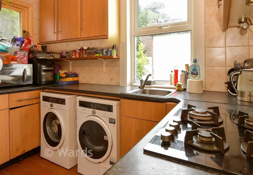 Kitchen - Backfields, Rochester, Kent - Wards of Kent