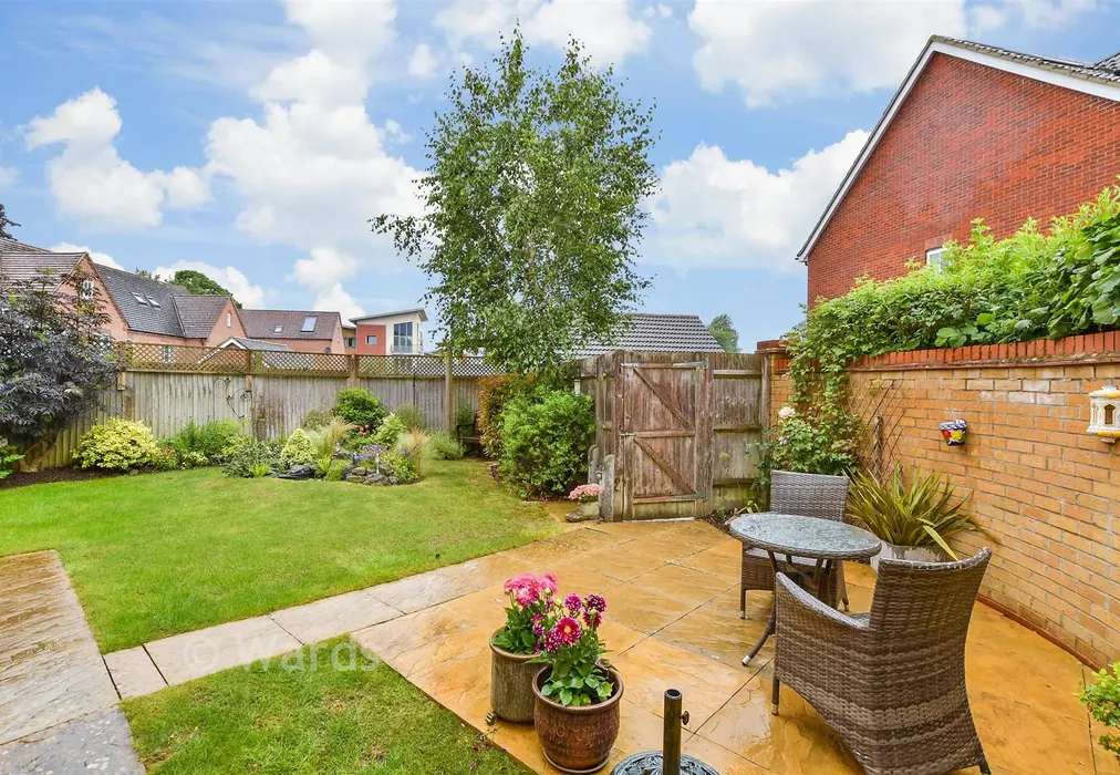 Rear Garden - The Farrows, Maidstone, Kent - Wards of Kent