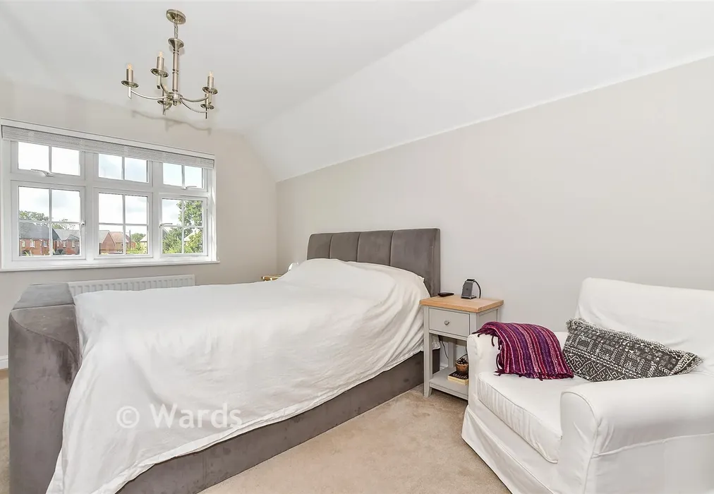 Bedroom 1 - Little Threads, Maidstone, Kent - Wards of Kent