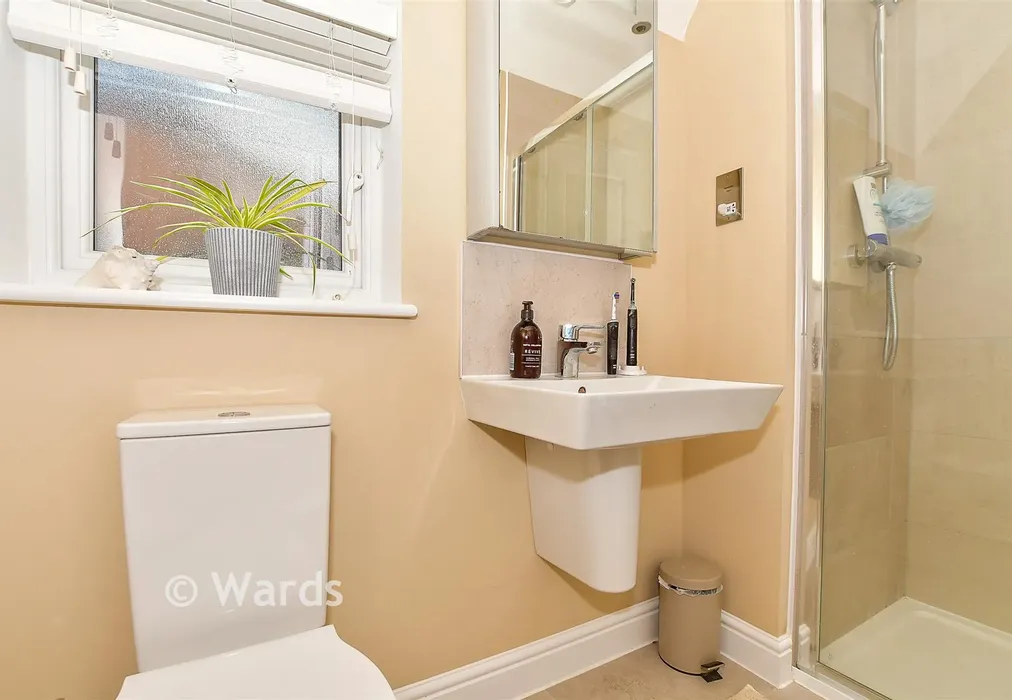En-Suite Shower Room - Little Threads, Maidstone, Kent - Wards of Kent