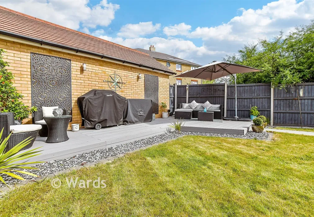 Patio / Decking - Little Threads, Maidstone, Kent - Wards of Kent