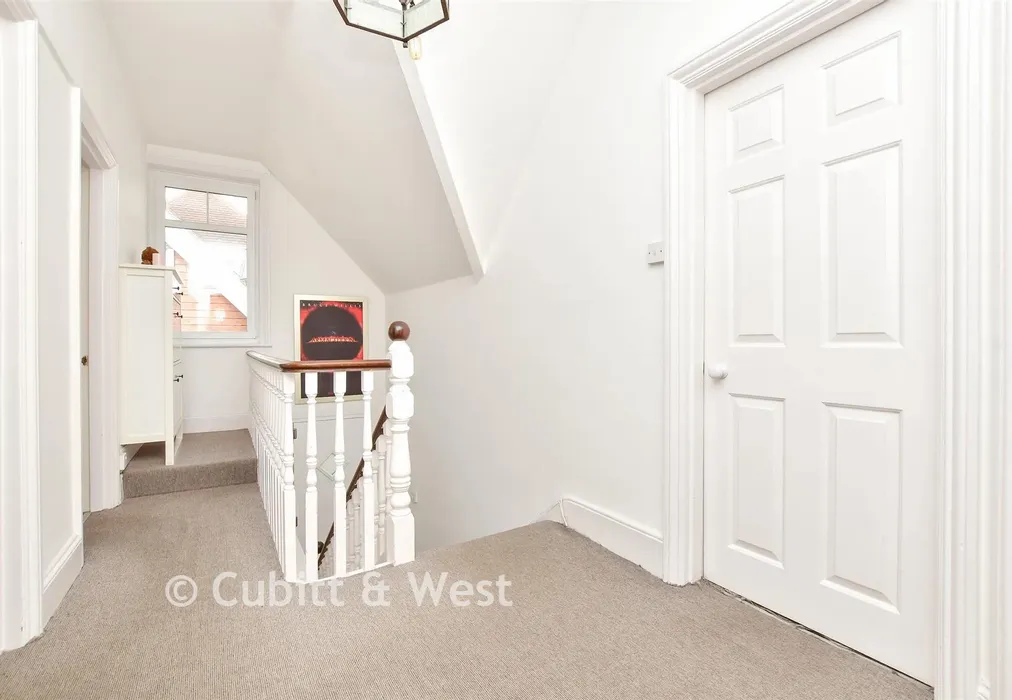 Entrance Hall - Cedar Road, Sutton, Surrey - Wards of Kent