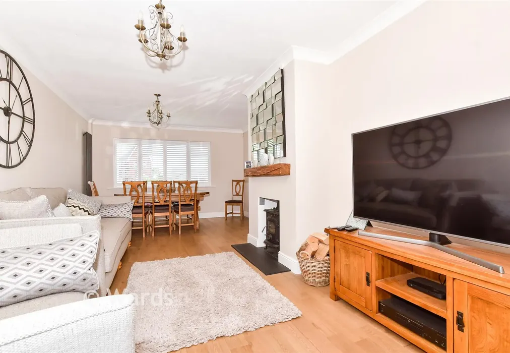 Lounge - Woodlands, Coxheath, Maidstone, Kent - Wards of Kent
