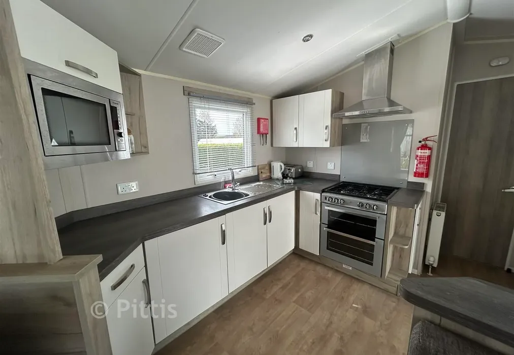 Kitchen - Rookley Country Park, Rookley, Isle of Wight - Wards of Kent
