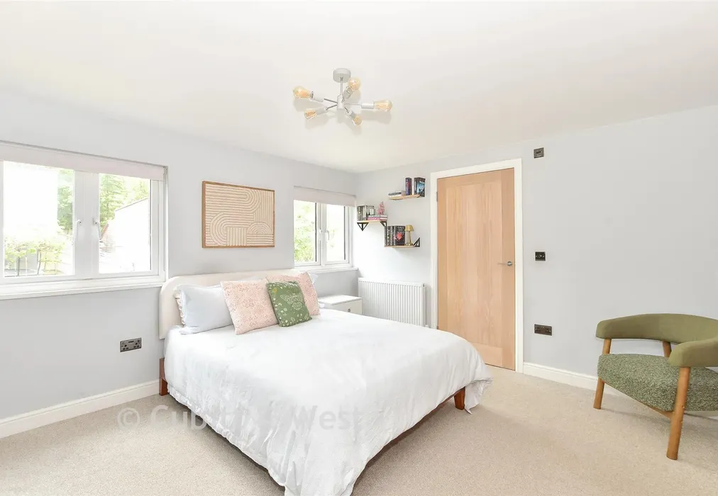 Bedroom 1 - Berkeley Road, Mayfield, East Sussex - Wards of Kent