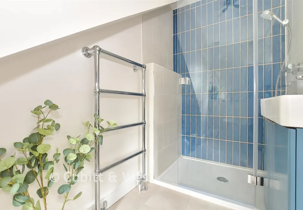 En-Suite Shower Room - Berkeley Road, Mayfield, East Sussex - Wards of Kent