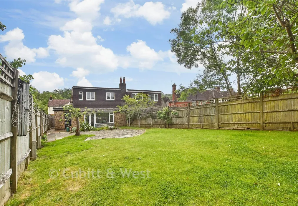 Rear Garden - Berkeley Road, Mayfield, East Sussex - Wards of Kent