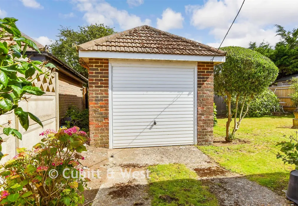 Garage - Westfield Avenue, Saltdean, Brighton, East Sussex - Wards of Kent