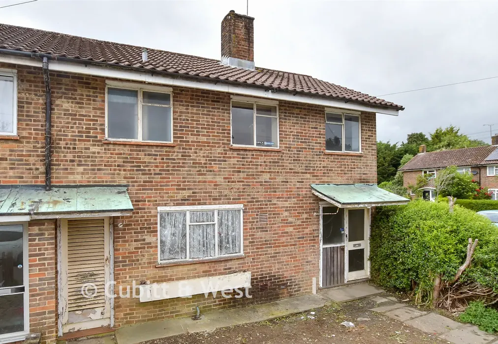 External Web - Kirdford Close, Crawley, West Sussex - Wards of Kent