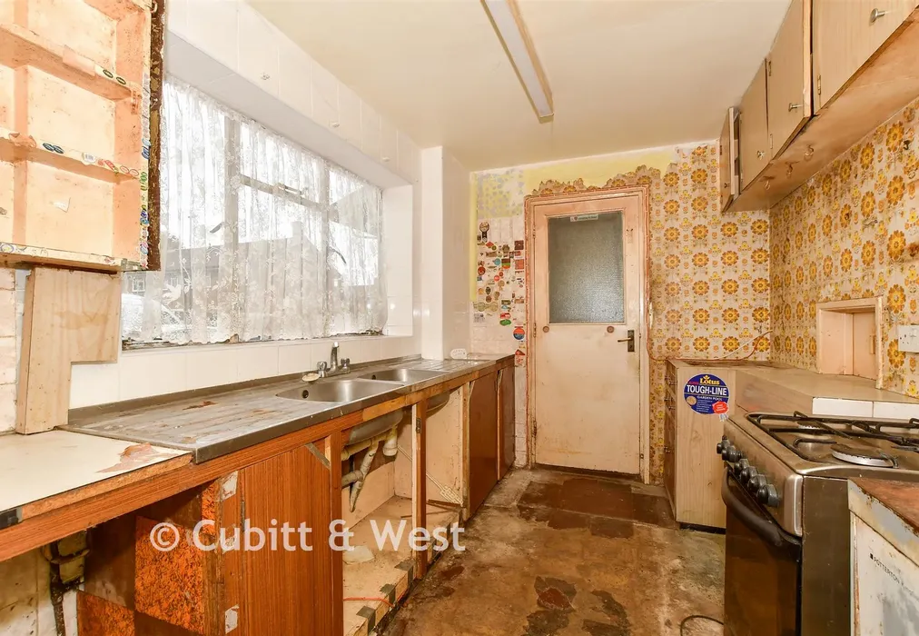 Kitchen - Kirdford Close, Crawley, West Sussex - Wards of Kent