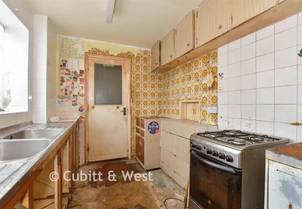 Kitchen - Kirdford Close, Crawley, West Sussex - Wards of Kent