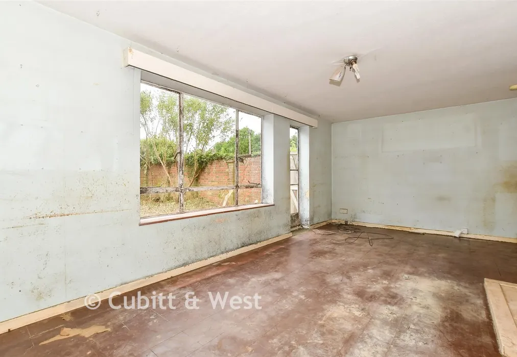 Lounge/Dining Room - Kirdford Close, Crawley, West Sussex - Wards of Kent