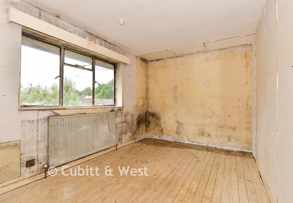 Bedroom 2 - Kirdford Close, Crawley, West Sussex - Wards of Kent