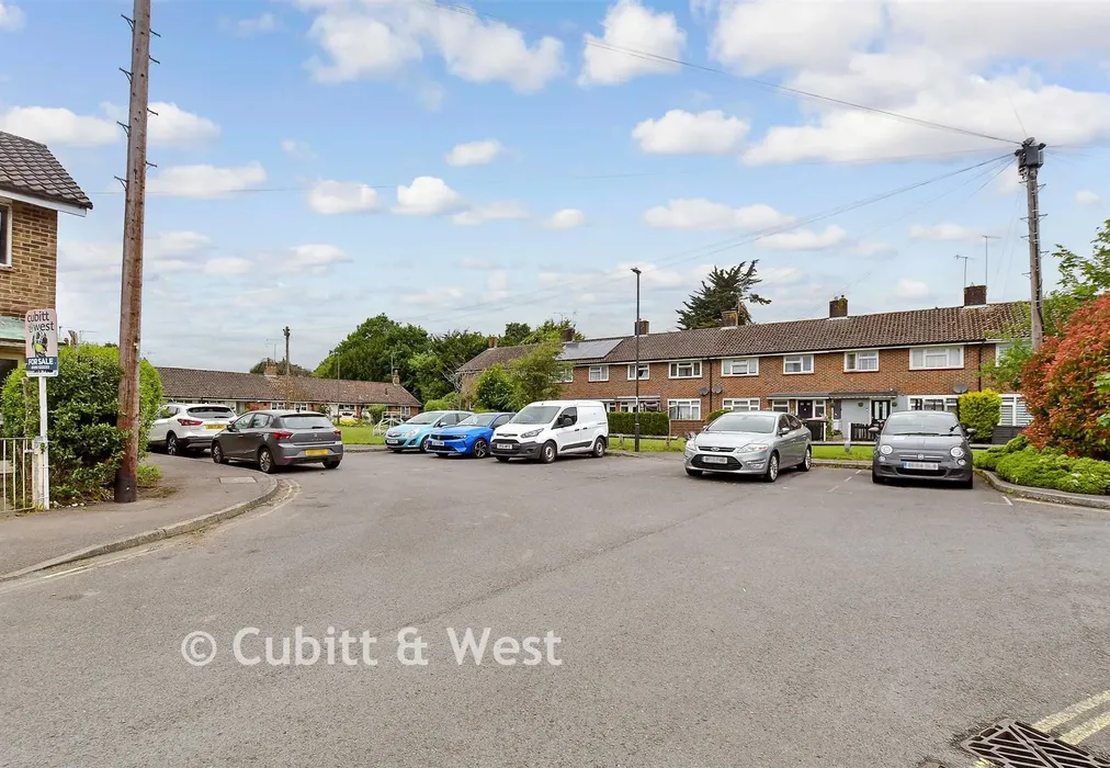 Driveway/Parking - Kirdford Close, Crawley, West Sussex - Wards of Kent