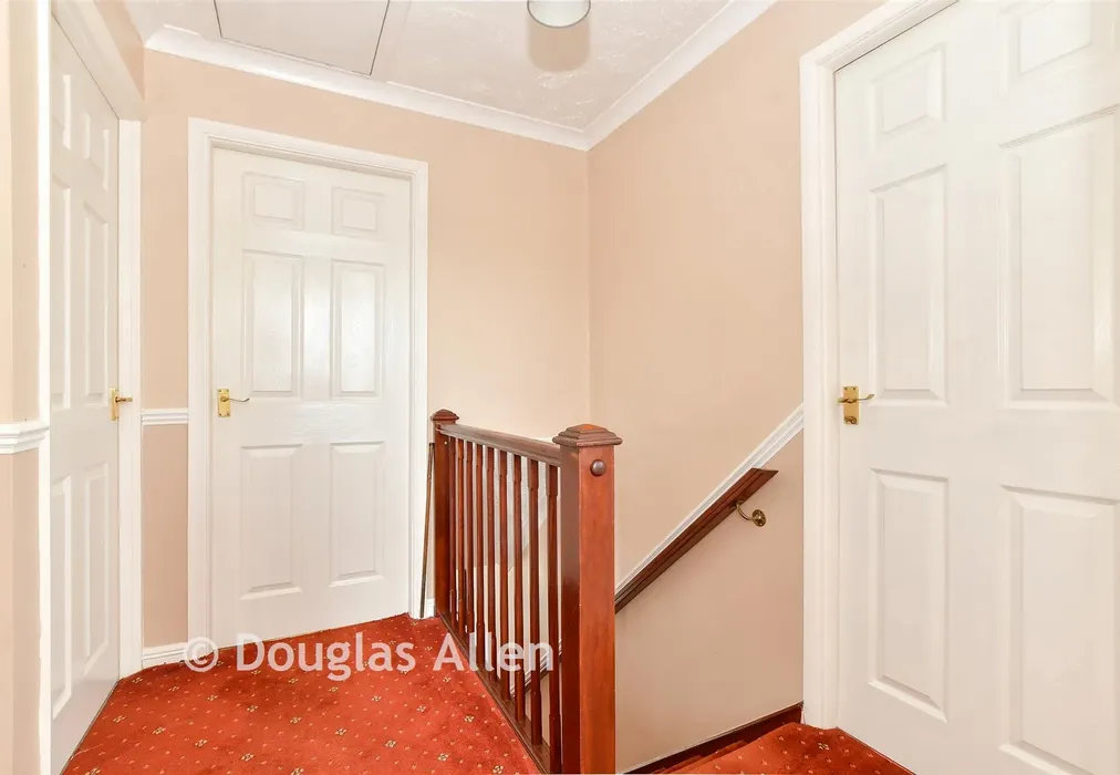 Landing - Falkirk Close, Hornchurch, Essex - Wards of Kent