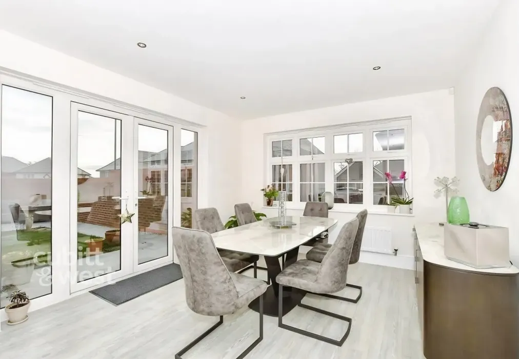 0cf321c4-Dining 2... - Champions Place Hickstead RH17 - Wards of Kent