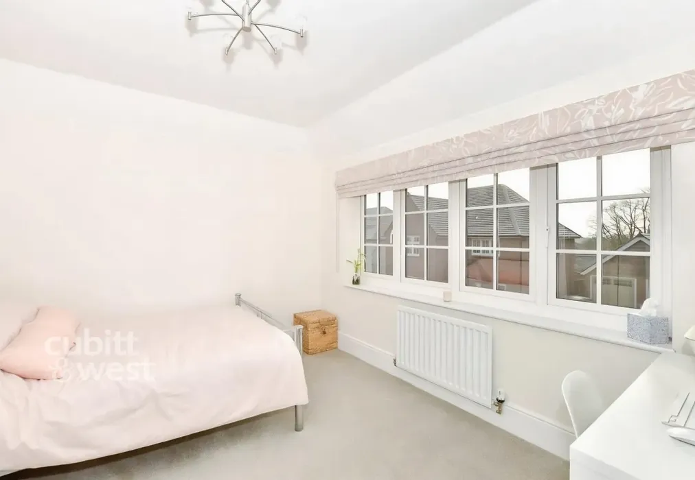 1c0465b4-Bedroom 202 - Champions Place Hickstead RH17 - Wards of Kent