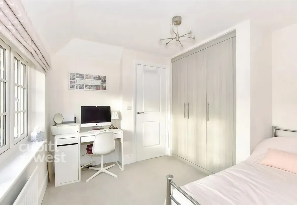3e7745a4-Bedroom ... - Champions Place Hickstead RH17 - Wards of Kent